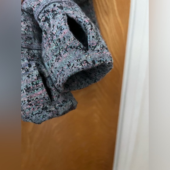 LULULEMON Runderful Long Sleeve 4 - Picture 10 of 13